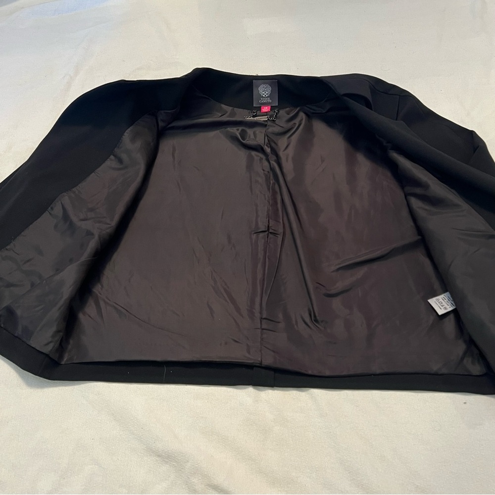 Elegant Black fully lined Women's cropped Jacket - Picture 3 of 14